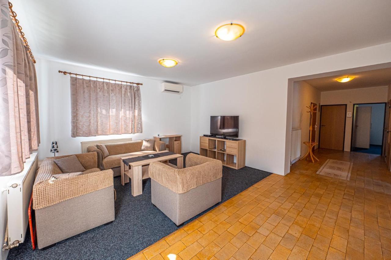 Xlsuite Apartment Comfort Пьештяни Экстерьер фото