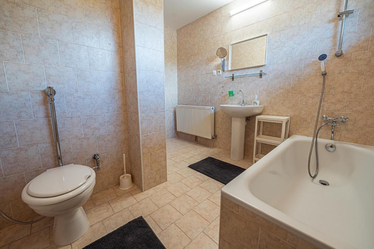 Xlsuite Apartment Comfort Пьештяни Экстерьер фото